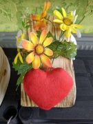 Stroik na podstawce drewnianej