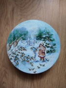 okrągłe małe ozdobne  pudełko 