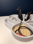 Organizer na biżuterię kwiat szary marmur 20x19cm 3D