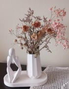 Podstawka figura postać i wazon na suszone kwiaty