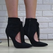 Deezee Czarne botki Deezee z chwostem