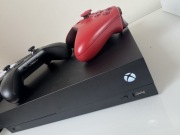 Xbox One X w świetnym stanie!