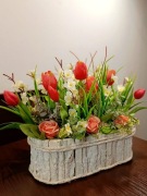 Stroik tulipany kompozycja kwiatowa Wielkanoc święto 