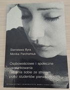 Osobowościowe i społeczne uwarunkowania radzenia sobie ze stresem przez...