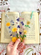 Zakładka do książki z suszonymi kwiatami 3 sztuki