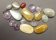 kamienie półszlachetne mix agat skamieniały koral fluoryt kamień księzycowy