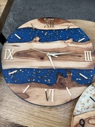 Zegar z żywicy epoksydowej