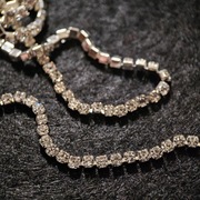 Srebrny łańcuszek z kryształkami / cyrkoniami - 20cm