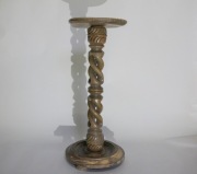 stary kwietnik drewniany rzeźbiony