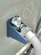 2 wsporniki pod wąż od basenu 