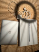 Apple MacBook Air 13"  i5  8GB RAM 128GB SSD