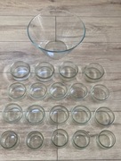 Zestaw szklanych misek sałatkowych o średnicy 25 cm i wysokości 13 cm