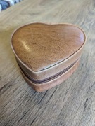Szkatułka na biżuterię z eko skóry serce