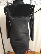 Mała czarna sukienka welurowa z perełkami 