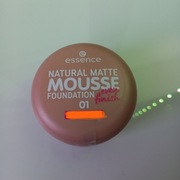 Essence Natural Matte Mousse Foundation 01