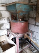 Śrutownik, młynek do zboża używany