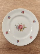 Talerz z fajansu, stan bardzo dobry.