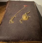 Stary album na zdjęciac Secesja