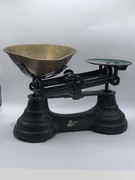 Stara żeliwna waga Librasco