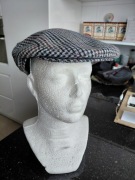 beret kaszkiet z Włoch z wełną 57