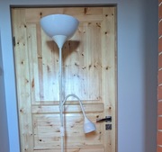 Biała lampa stojąca podłogowa podwójna