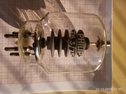 Lampa Philips TB 3/750  Trioda mocy 