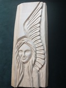 Anioł . Rzeźba wykonana ręcznie . Sygnowana