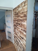 Rustykalne panele ścienne z drewna – cienkie dekoracyjne listwy cena za m2