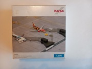 Herpa 1:500 Scenix rękawy Apron Boarding Station 