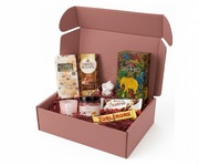 Gotowy prezent Dzień Kobiet-BOX słodycze, miód, herbata, figurka, świeczka
