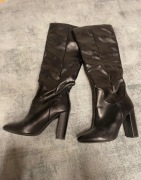 Deezee czarne kozaki cienkie jesień do sukienki słupek 37