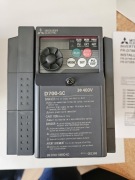 Falownik trójfazowy Mitsubishi Electric, 1,5kW, 3,6A, FR-D740-036SC-EC