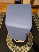 Błękitna pufa na kółkach stan bdb