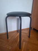 Nowy taboret czarny Nowy Styl