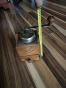 Stary drewniany młynek do kawy PRL DDR 