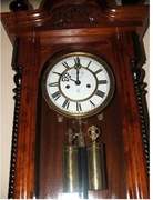 Zegar wiszący żyłkowiec Gustav Becker.