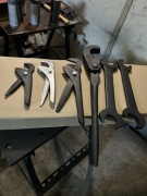 Klucze duże i stare żabki