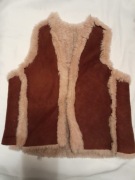 Kożuszek bezrękawnik z baranka naturalny 8 -10 lat