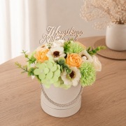 Flower Box z Kwiatami Mydlanymi – Elegancki Prezent na Każdą Okazję 