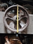 Stare radzieckie koło żeliwne