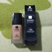 Avon Power Stay podkład w płynie Creamy Natural 230N