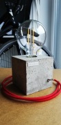 Lampa betonowa cube industrialna, żarówka Edison 