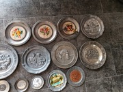 Cynowe talerze na ścian