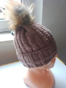 Czapka damska z pomponem 