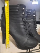 kozaczki na platformie szpilce wysokiej