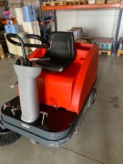 Zamiatarka HAKO Sweepmaster p900r