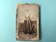 Fotografia CDV - Kobieta w stroju cieszyńskim - fot. Wilh.Pateisky Teschen 