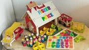 Zestaw Fisher Price Szkoła Edukacyjna Dom Autobus Figurki Mebelki Litery 