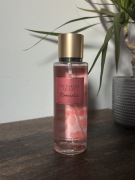 Mgiełka do ciała Victoria's Secret Romantic 250 ml – Kwiatowy zapach