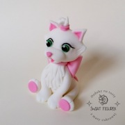 Kotek z masy cukrowej na tort